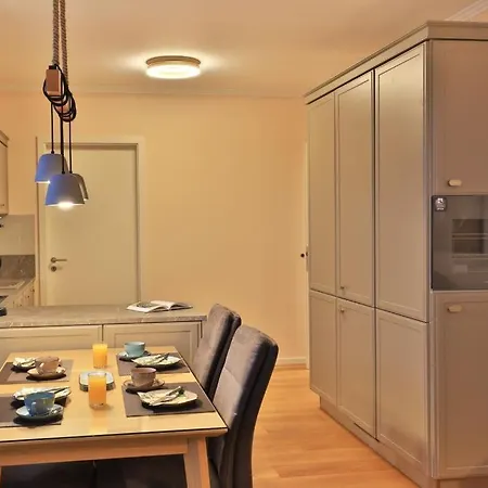 Weiße Whg 30 Penthouse *