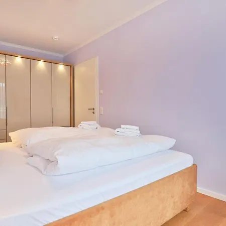 Weiße Whg 30 Penthouse