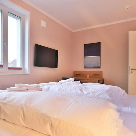 Weiße Whg 30 Penthouse